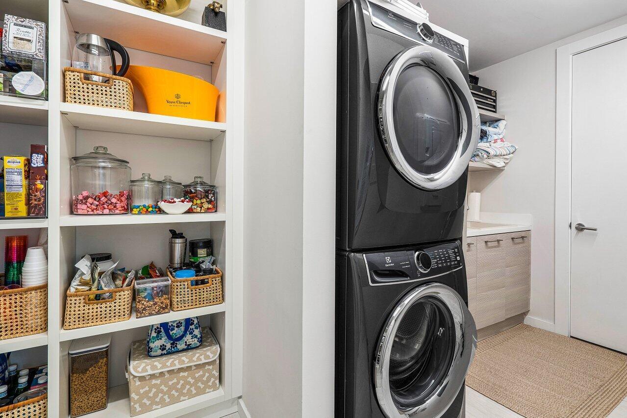 200 SE Mizner Boulevard 308