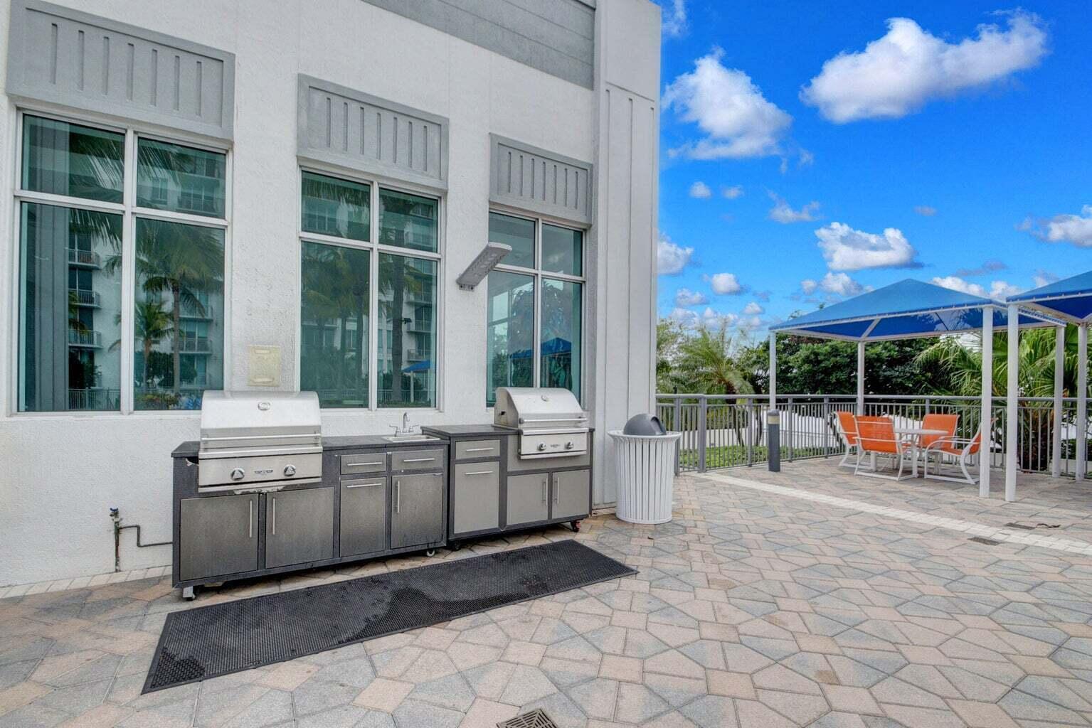 300 S Australian Av 1615