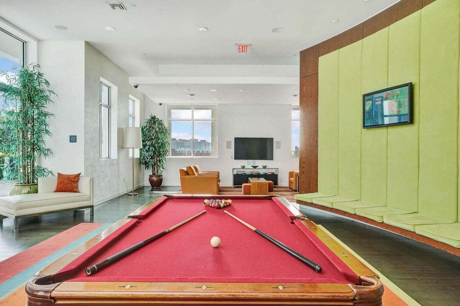 300 S Australian Av 1615