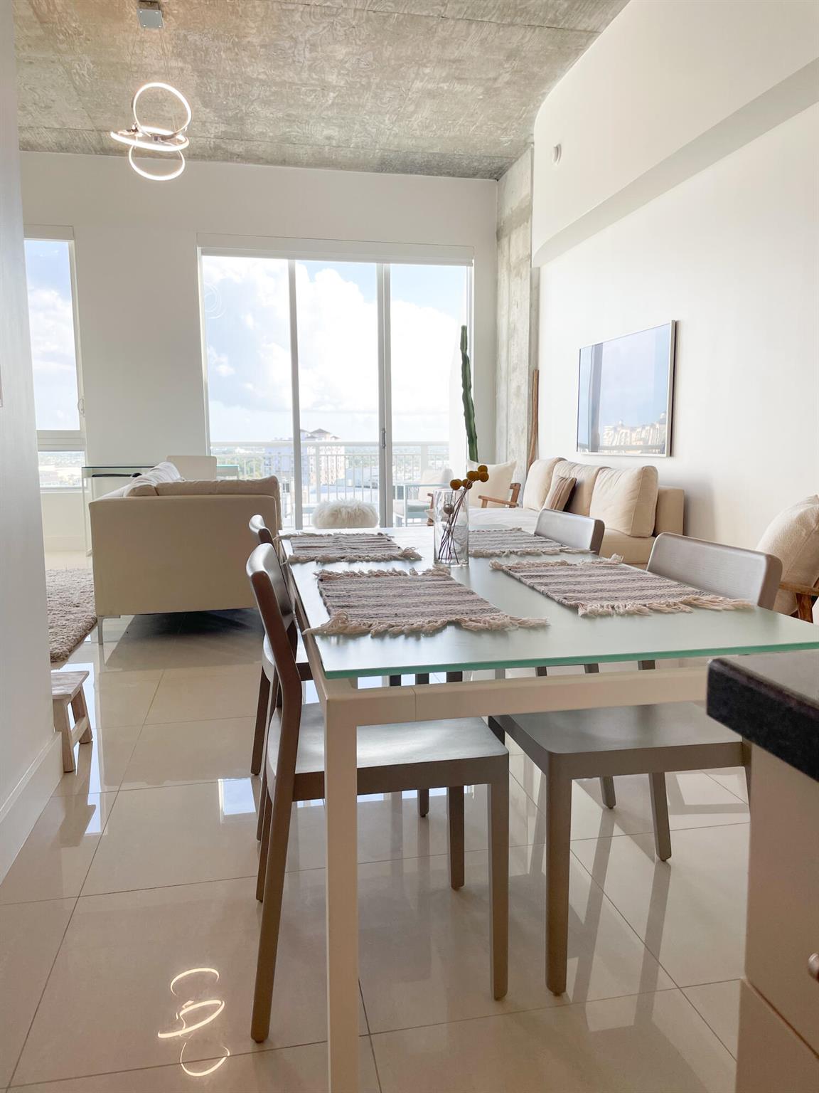 300 S Australian Av 1615