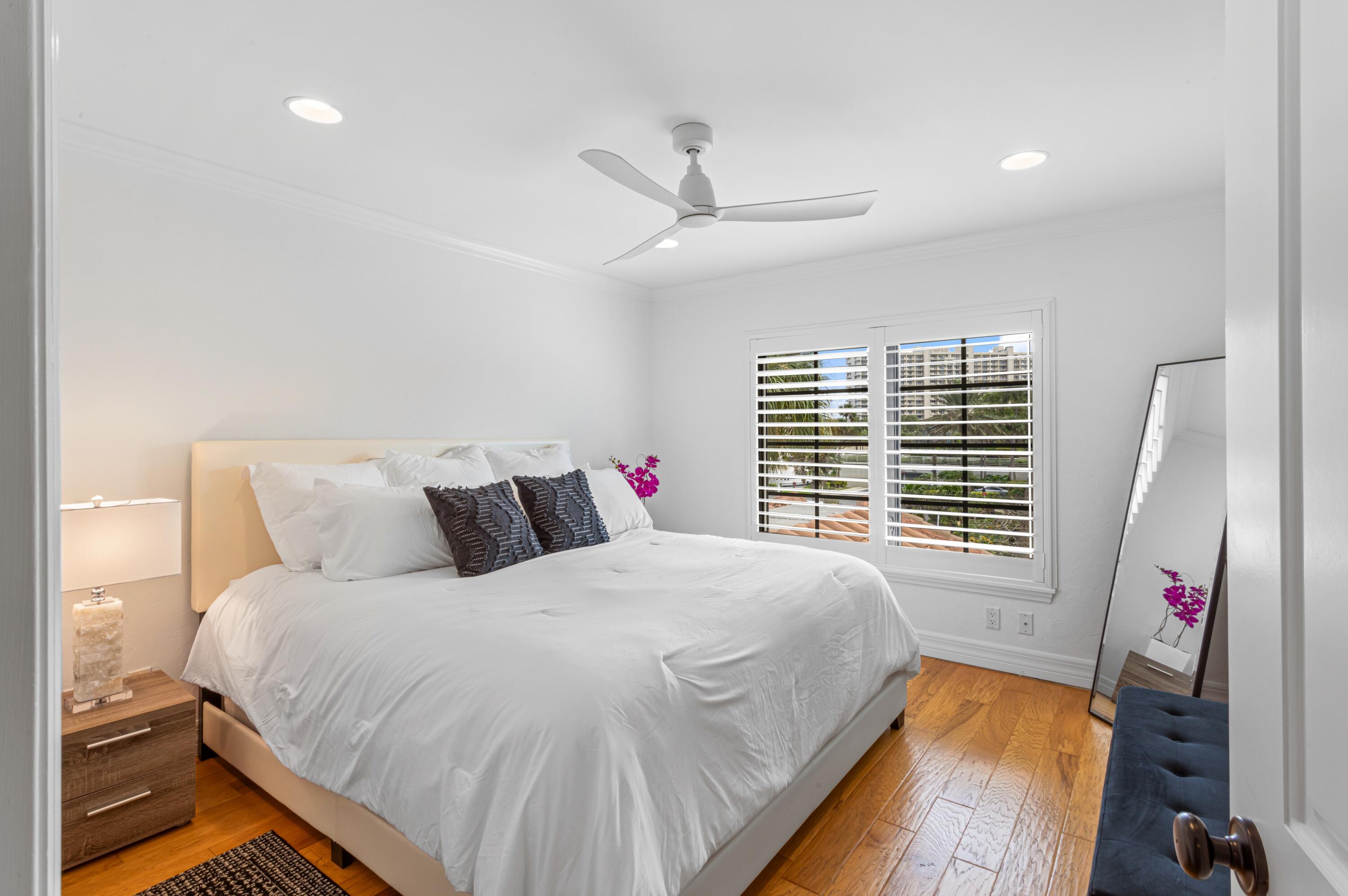 4401 N Ocean Boulevard 16