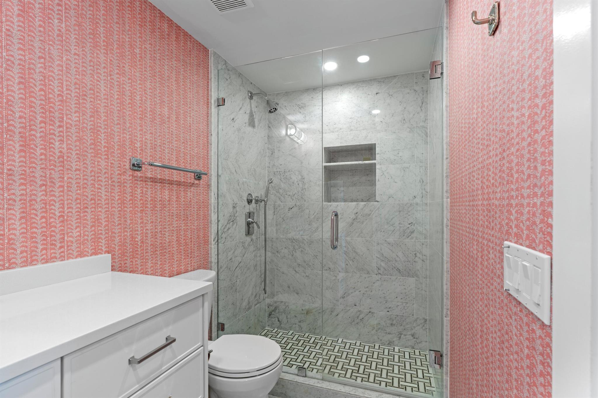 250 Bradley 601 Place 601