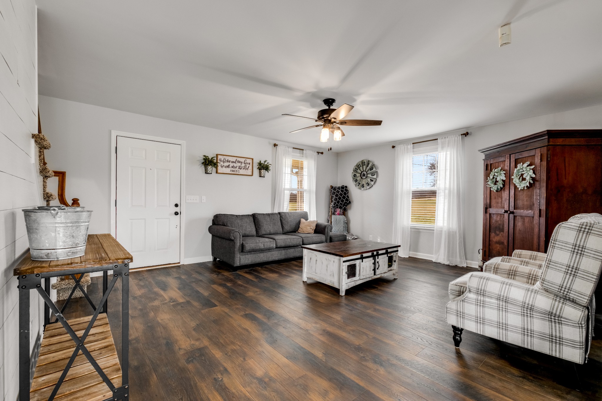 2808 Puckett Ln