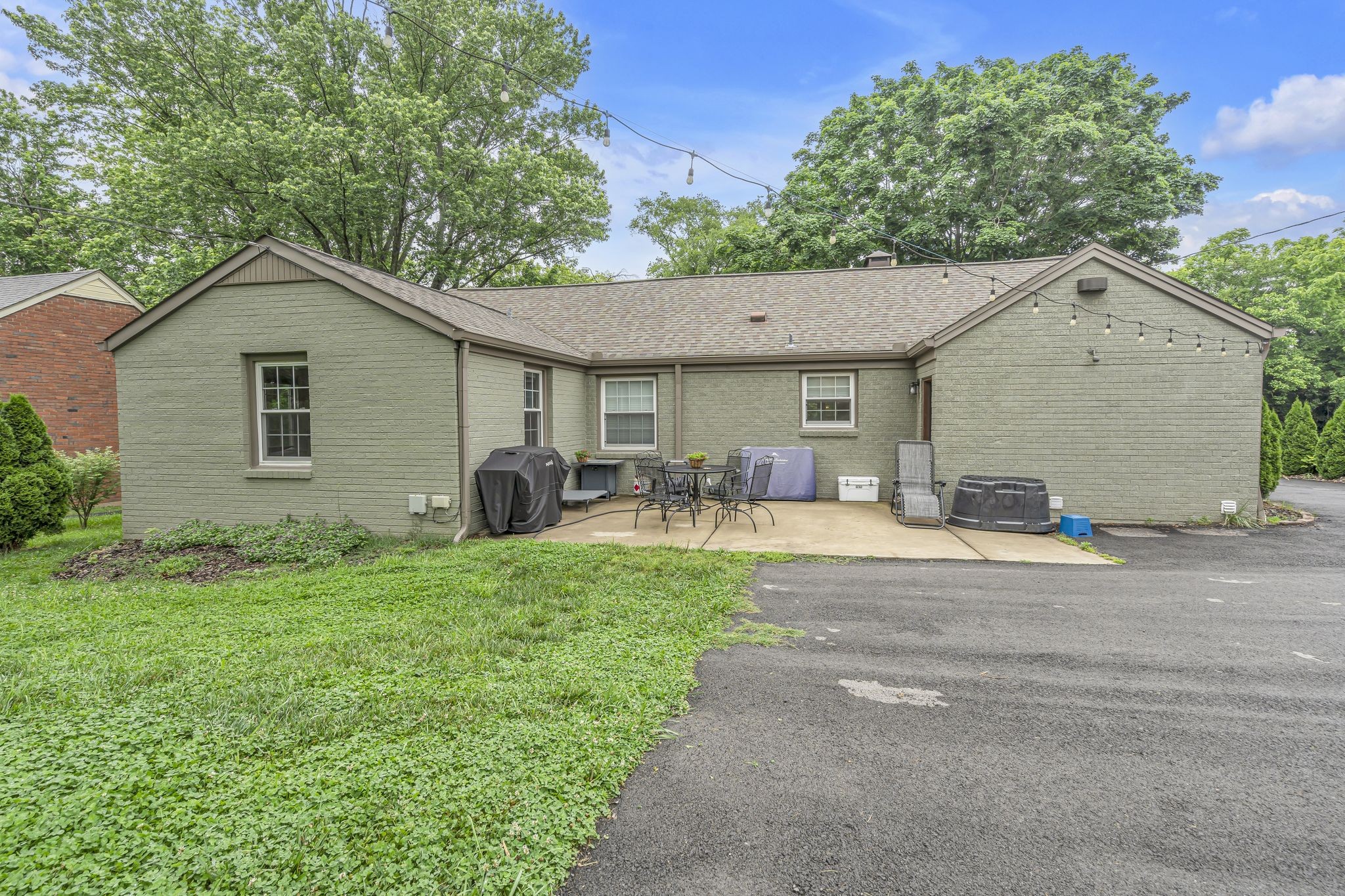 204 Walnut Hill Dr