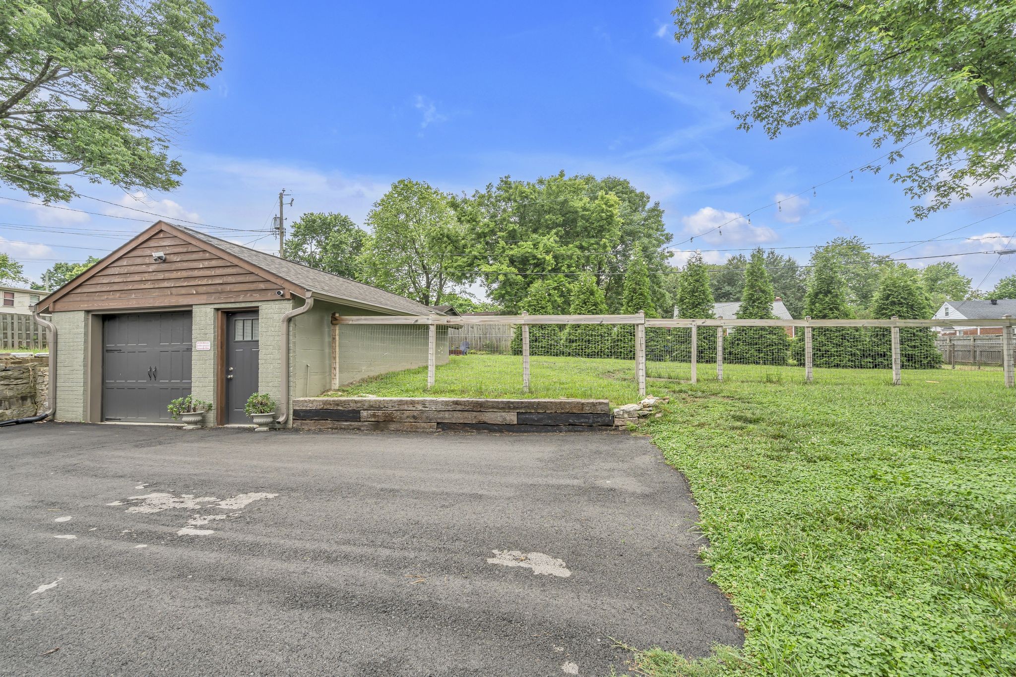 204 Walnut Hill Dr