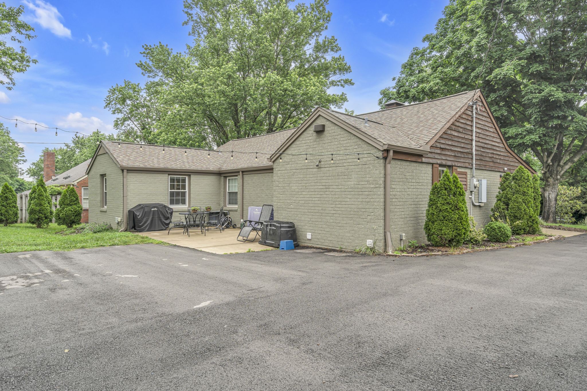 204 Walnut Hill Dr