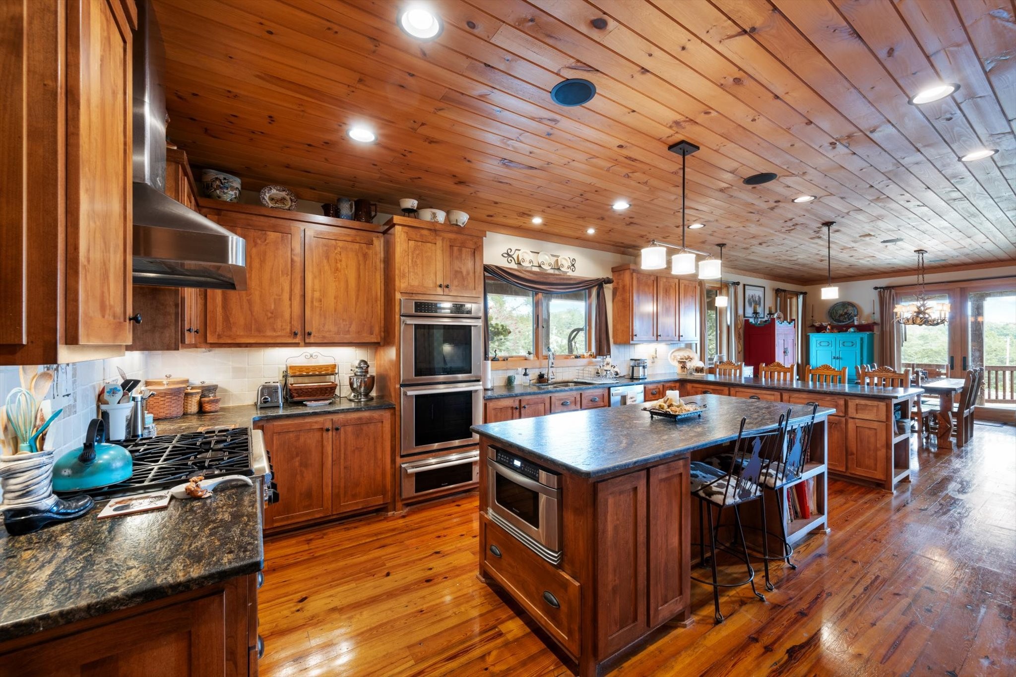 6346 Railroad Rd