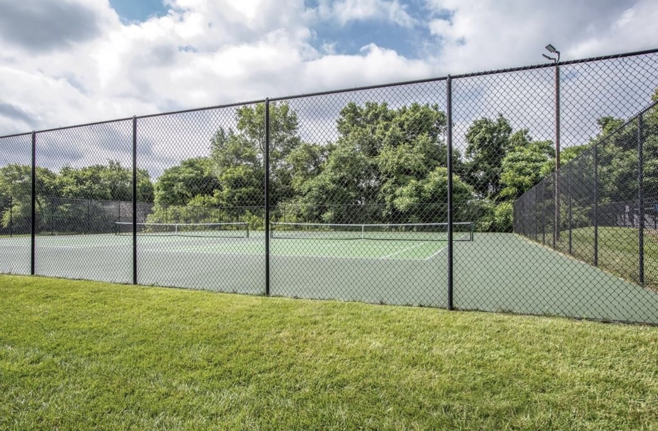 305 Newport Meadows Cir