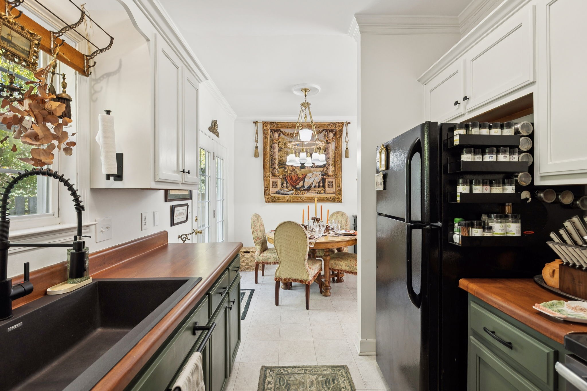 305 Newport Meadows Cir