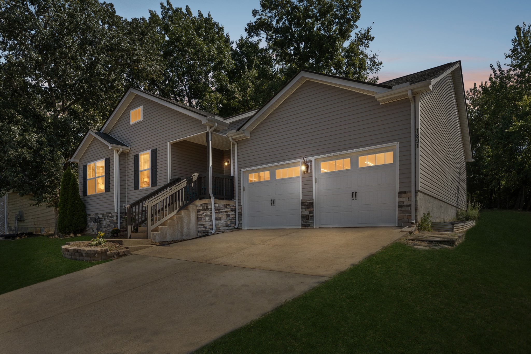 1891 Sheffield Ln