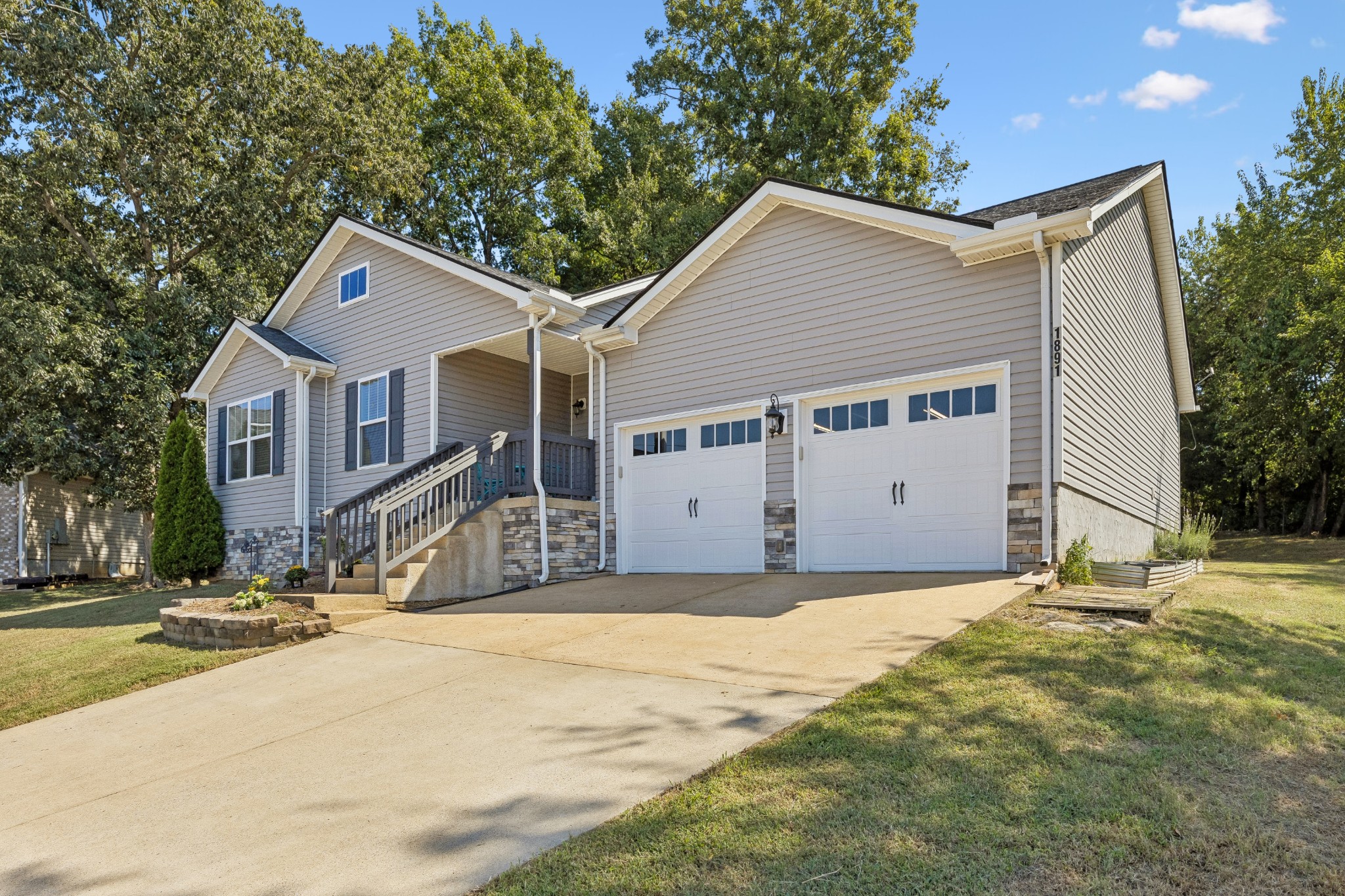 1891 Sheffield Ln