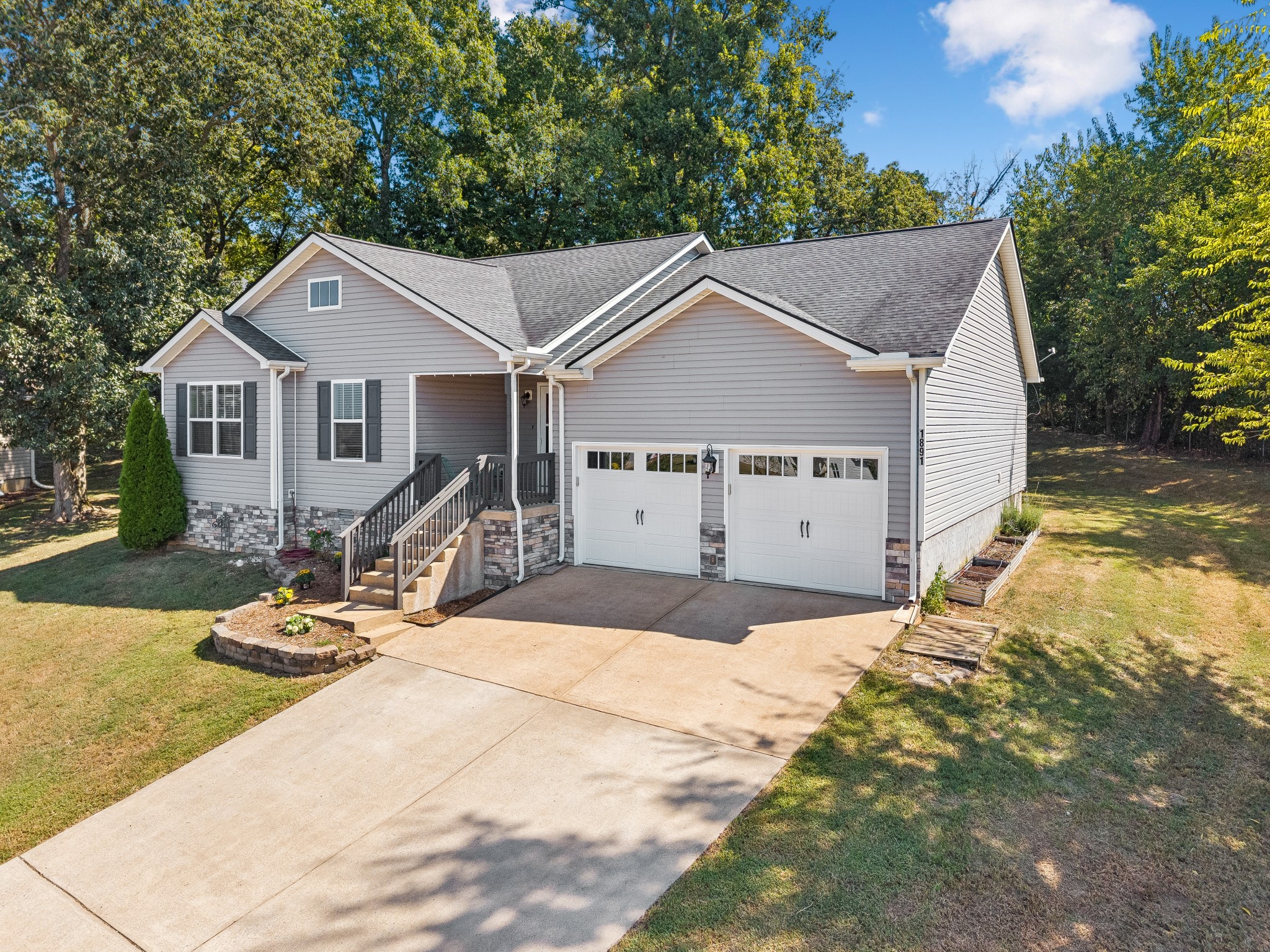 1891 Sheffield Ln