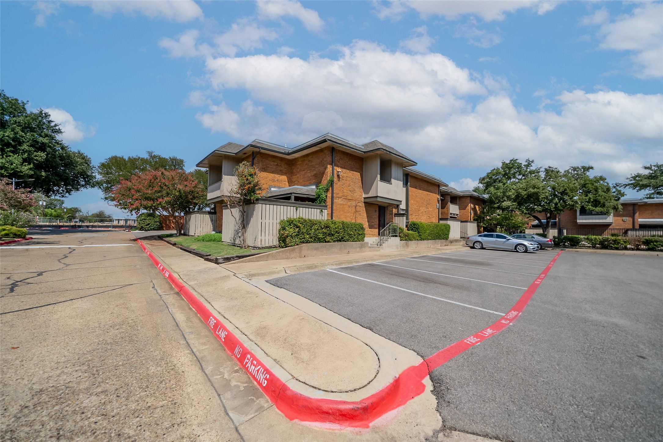 2800 Escada Drive 207