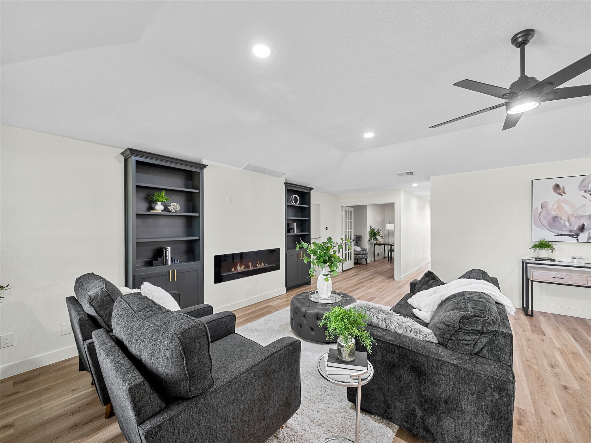 9560 Heatherdale Drive