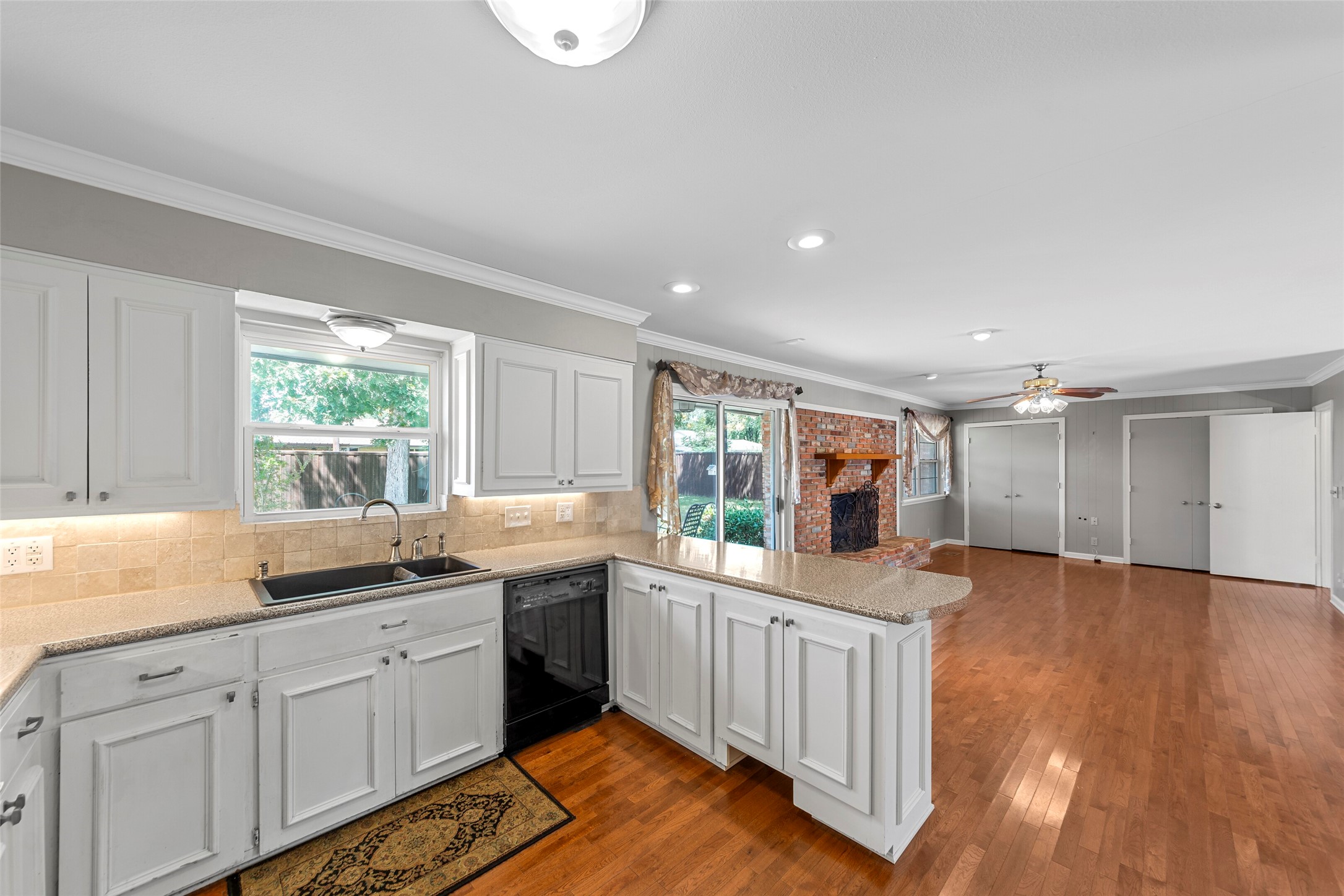 3009 Primrose Lane