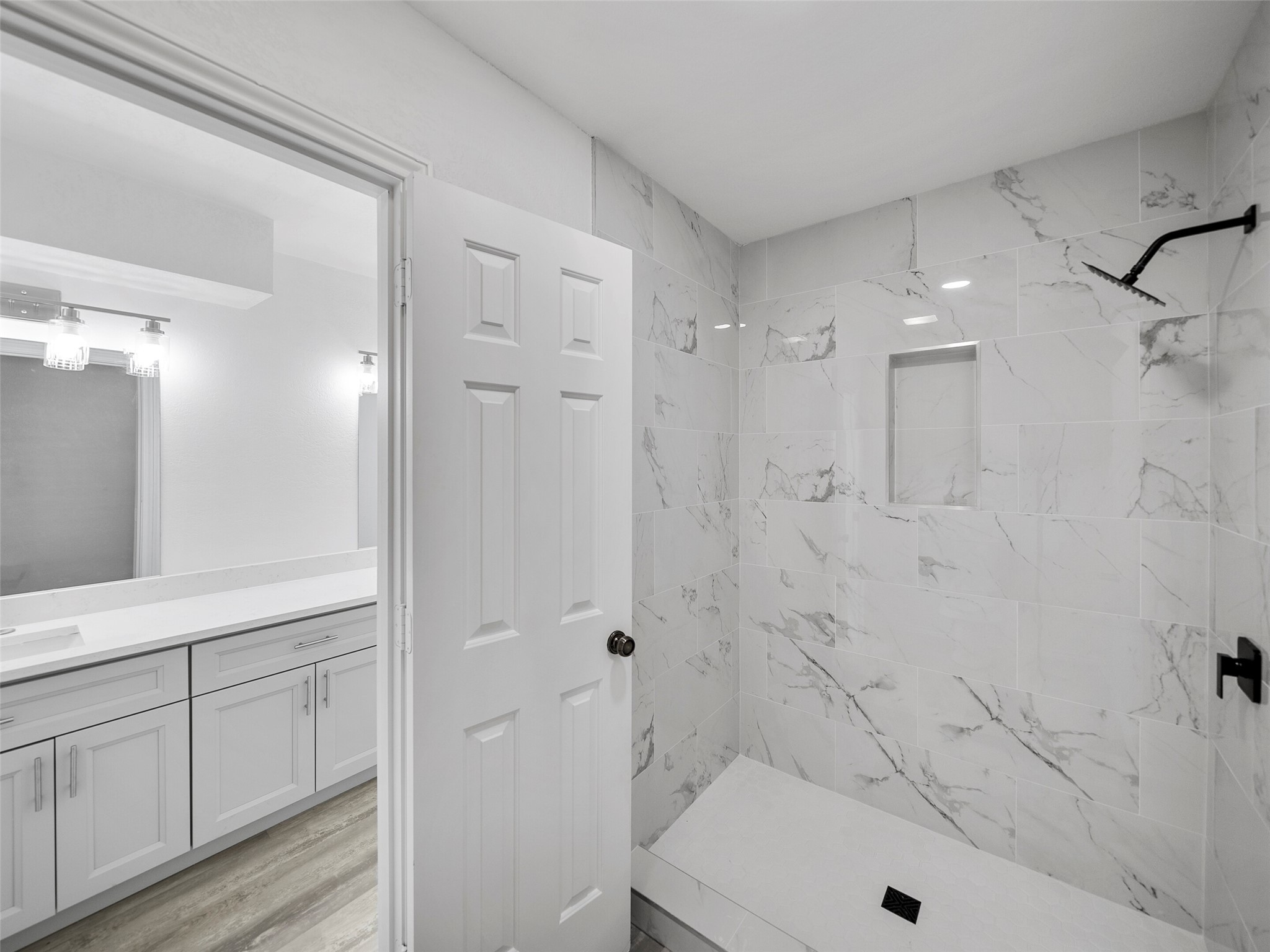 2219 N Lake Trail