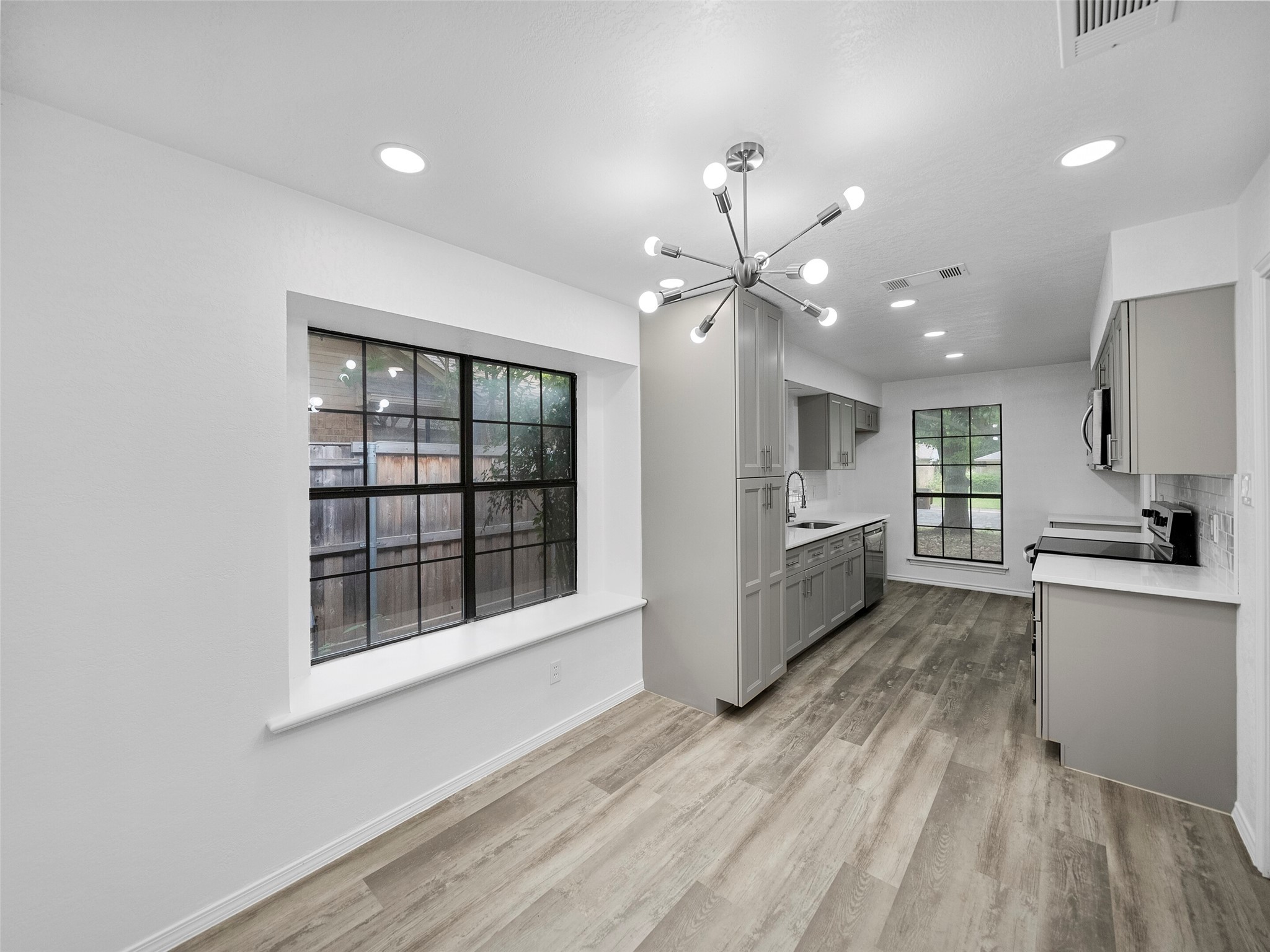 2219 N Lake Trail