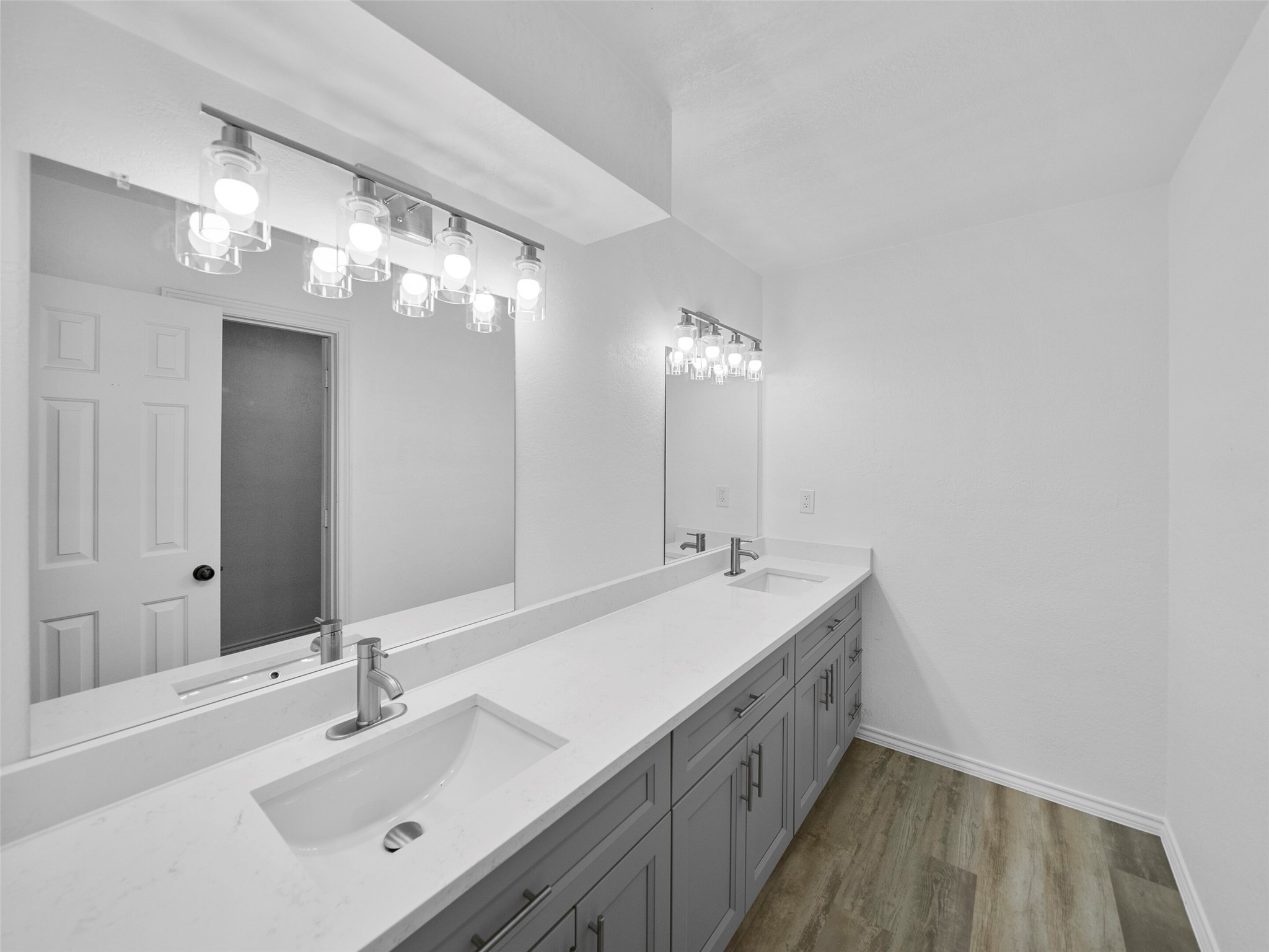 2219 N Lake Trail