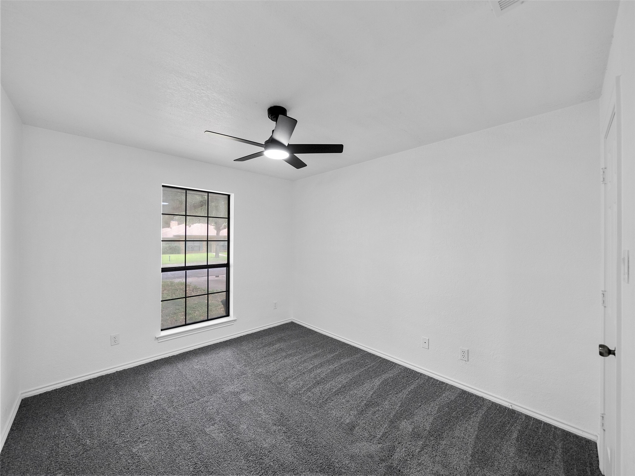 2219 N Lake Trail