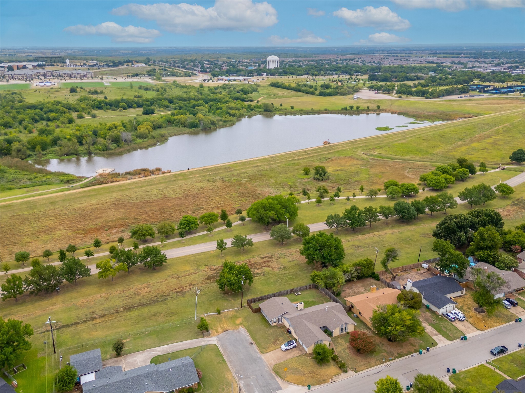 2219 N Lake Trail