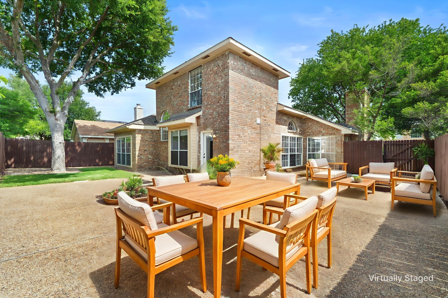 4709 Thorntree Drive