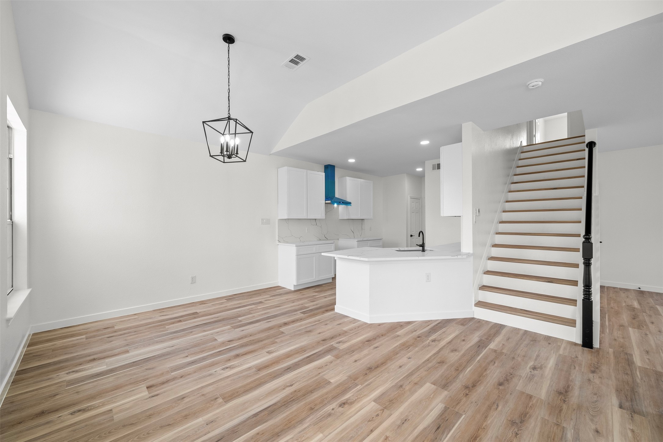 945 Azalia Drive