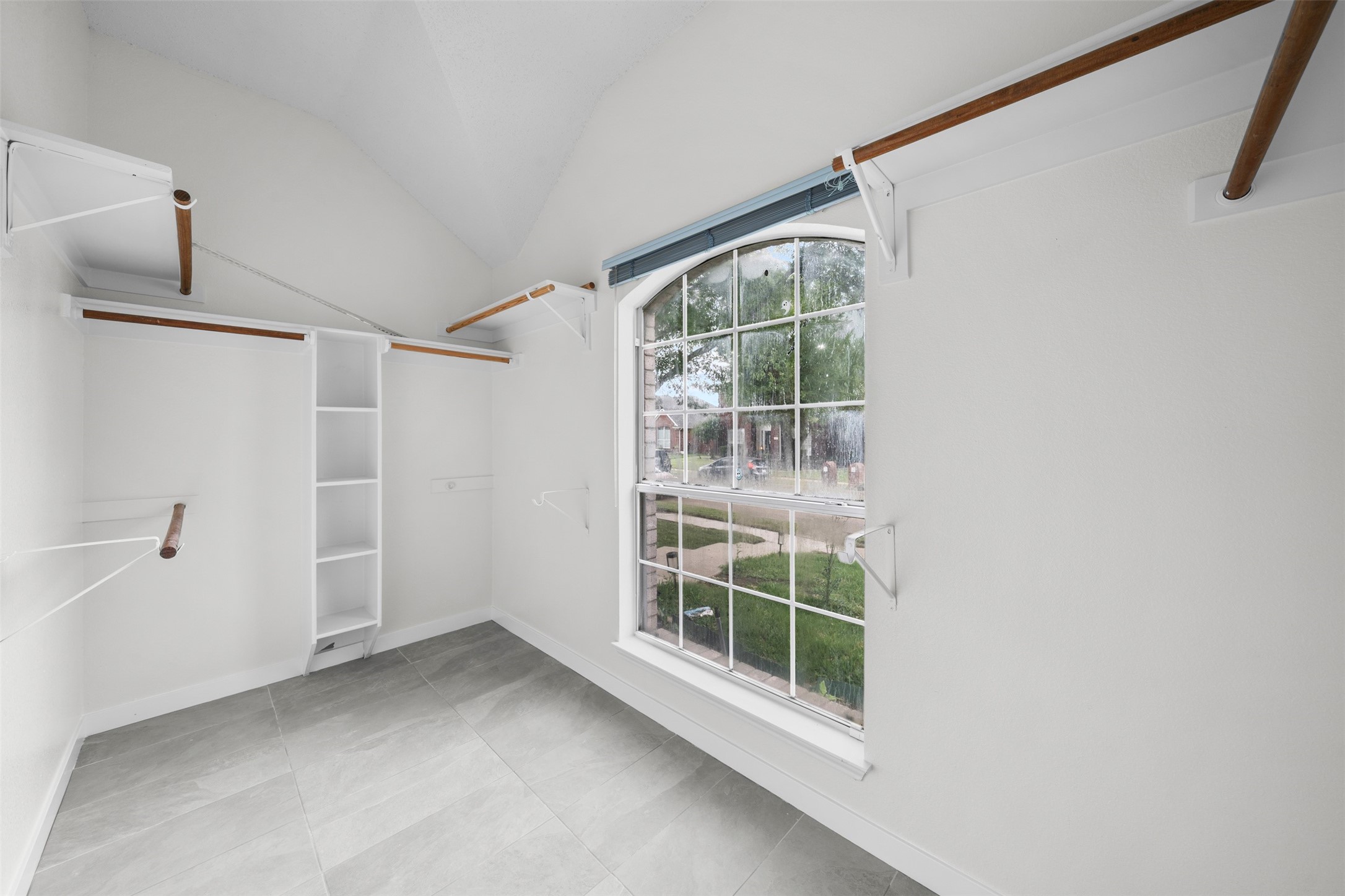 3841 Pine Valley Drive