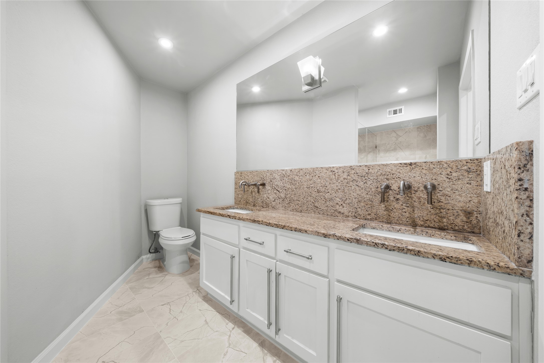 6014 E University Boulevard 137