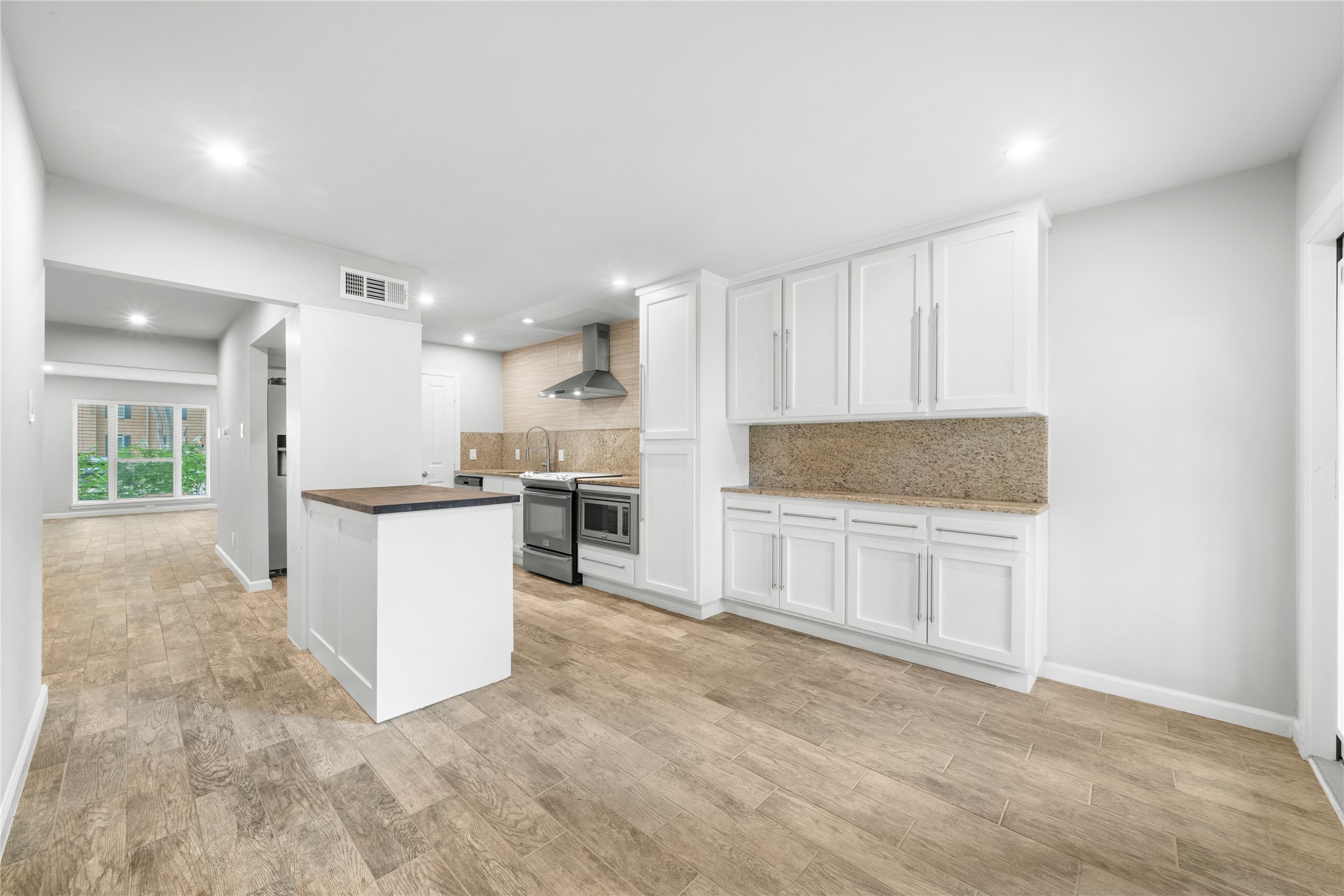 6014 E University Boulevard 137