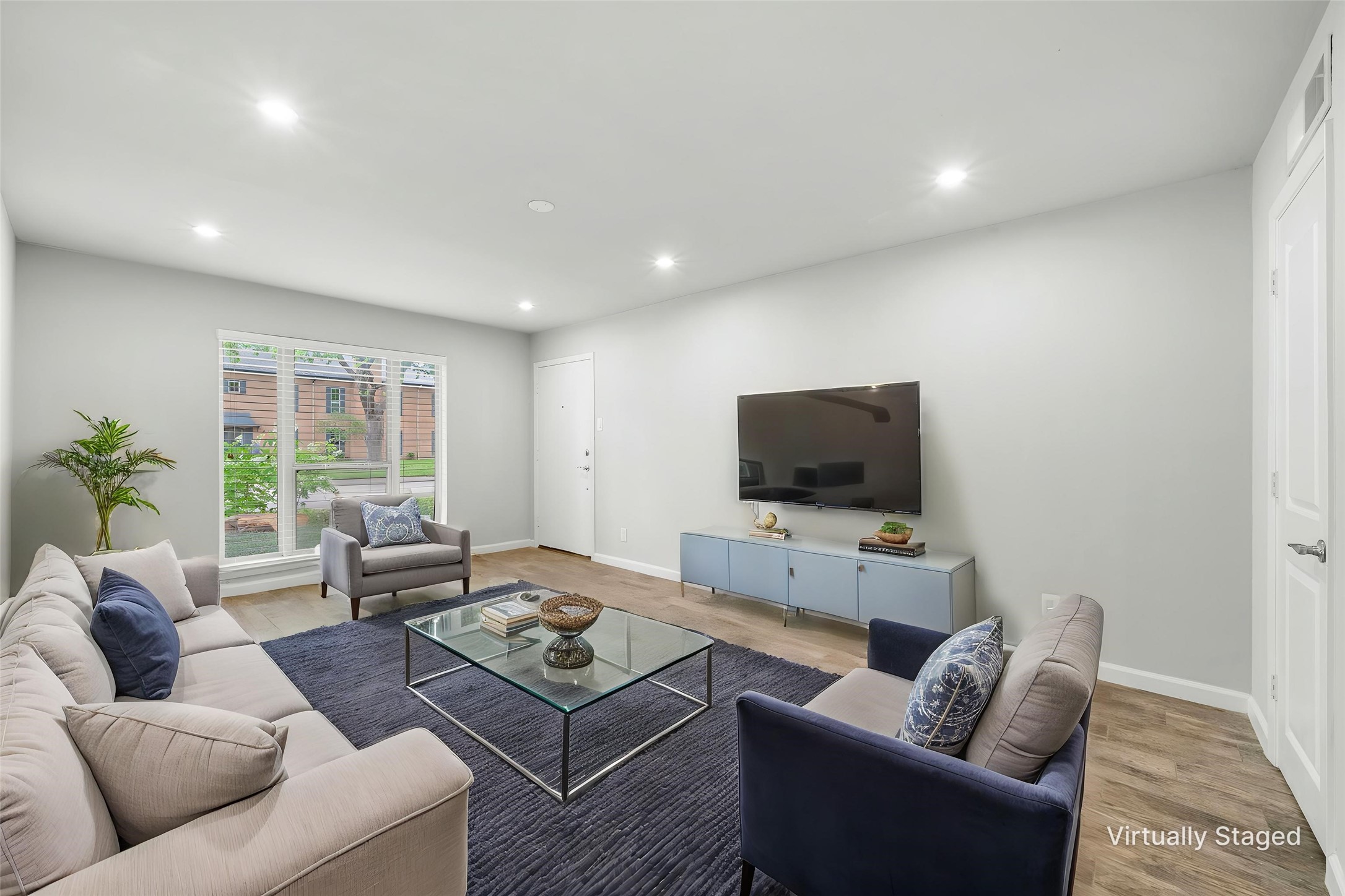 6014 E University Boulevard 137