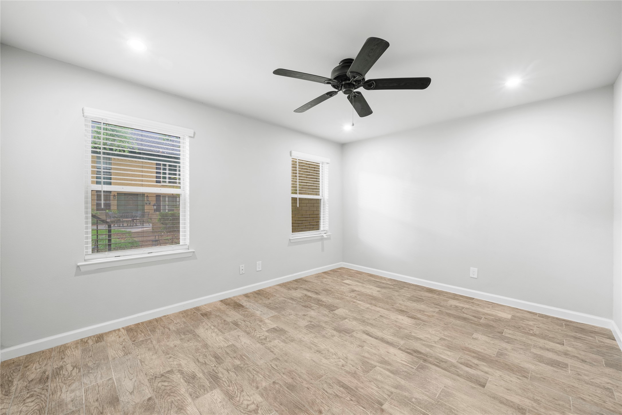 6014 E University Boulevard 137