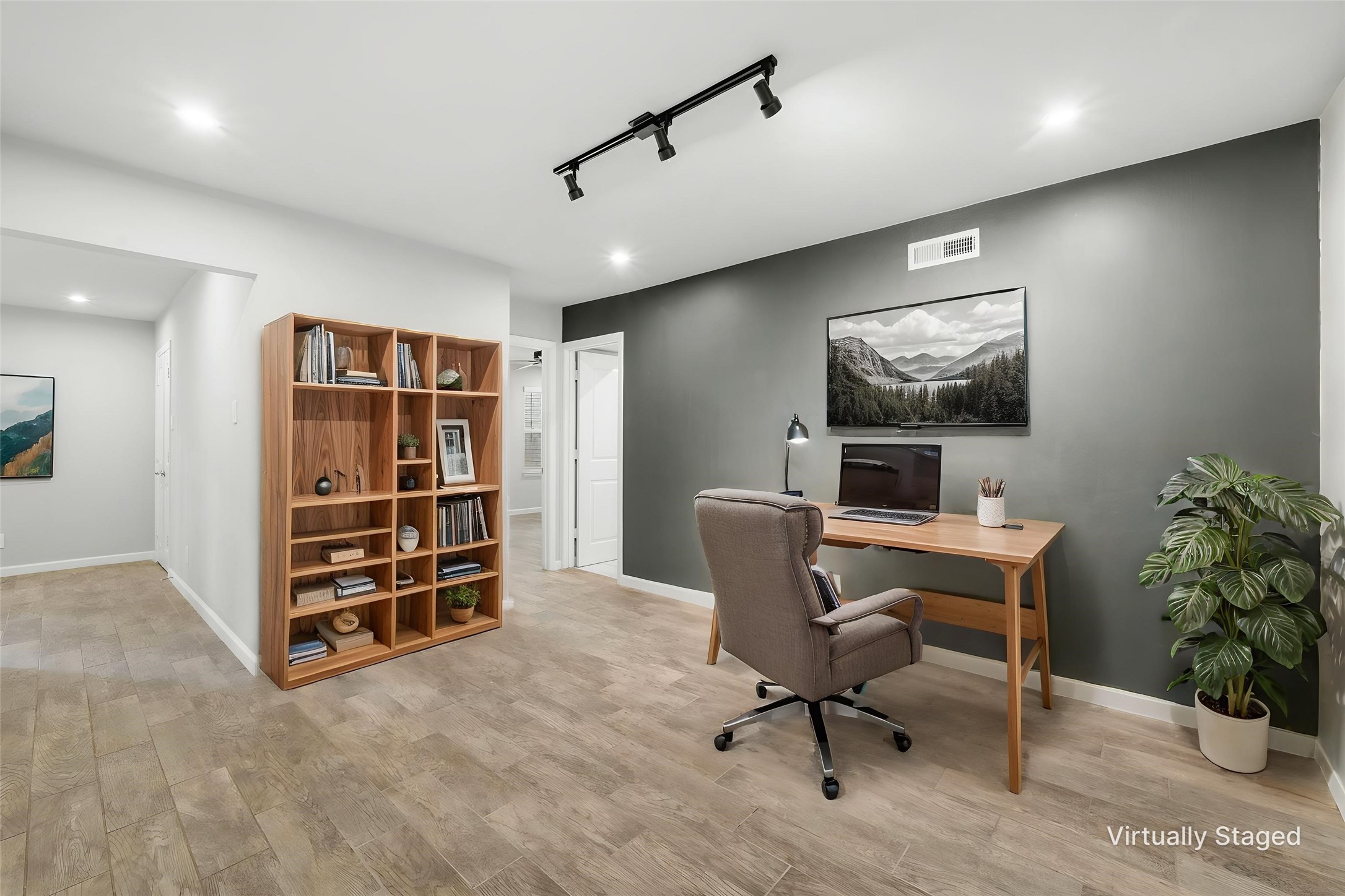 6014 E University Boulevard 137