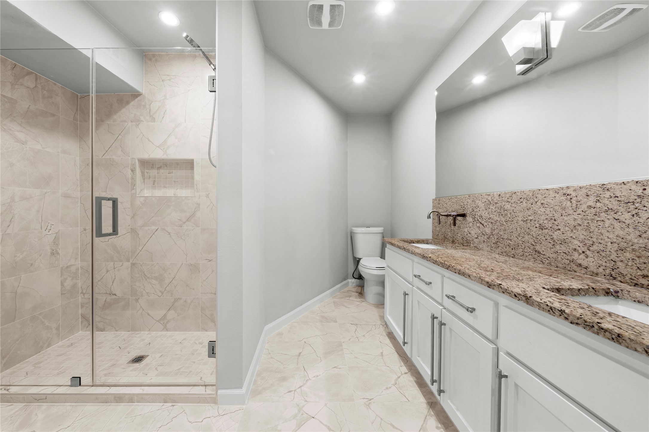 6014 E University Boulevard 137