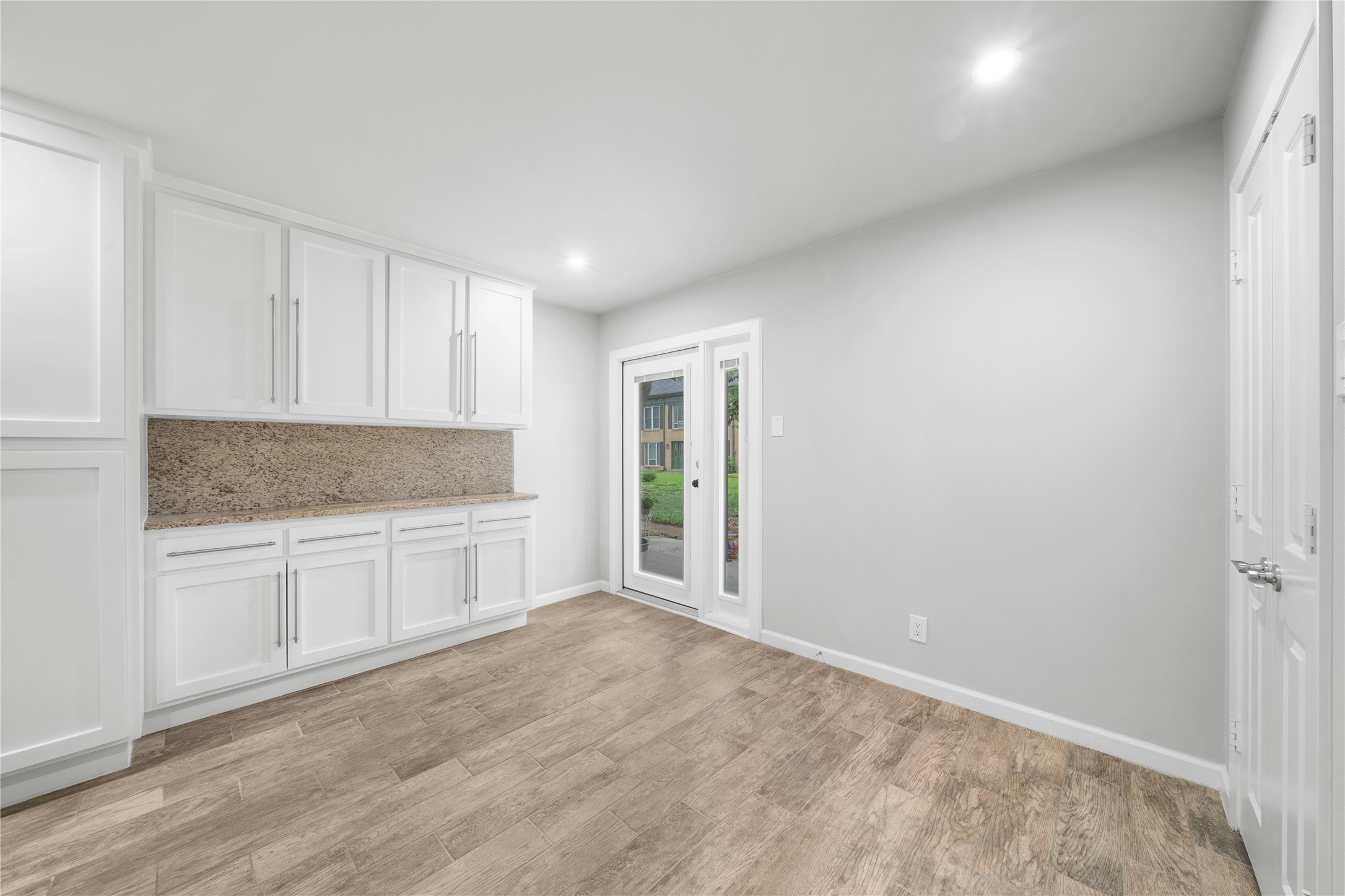 6014 E University Boulevard 137