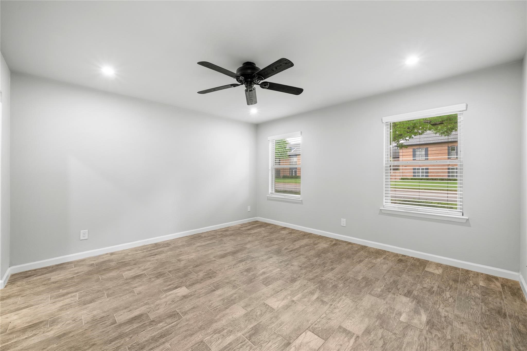 6014 E University Boulevard 137