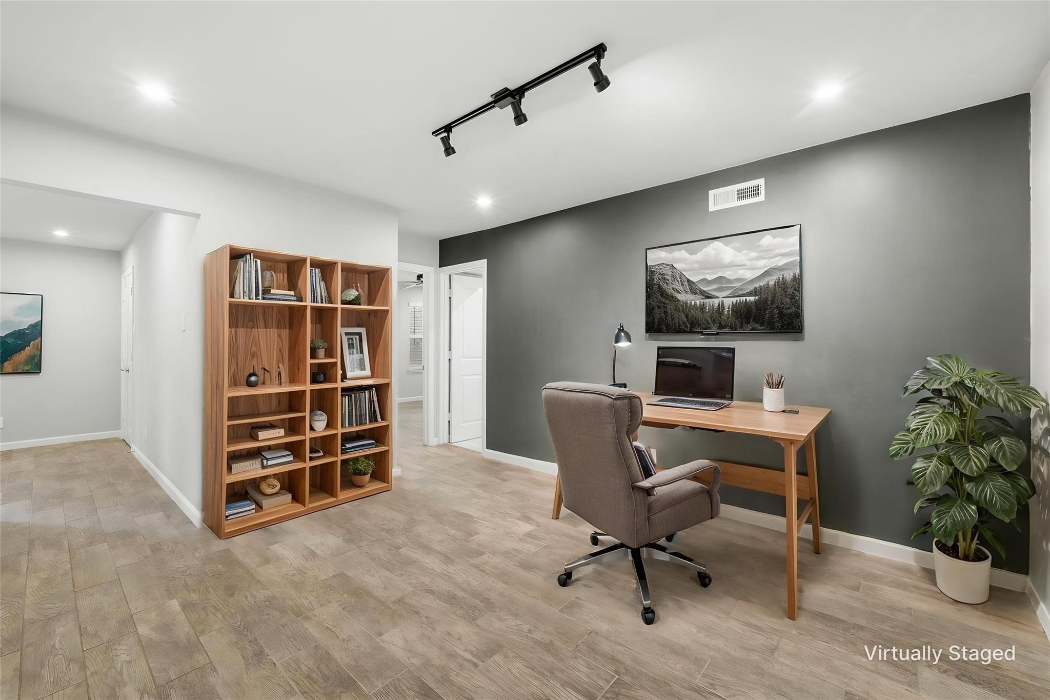 6014 E University Boulevard 137