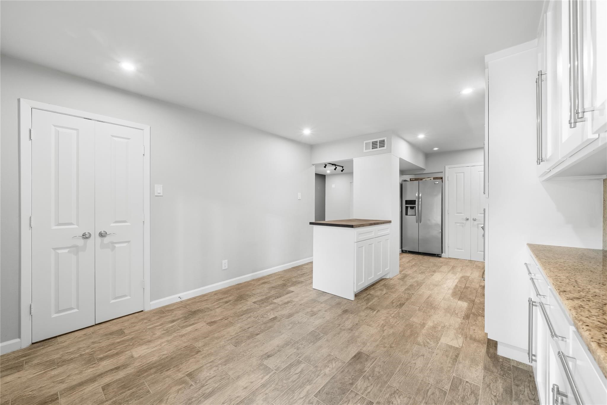 6014 E University Boulevard 137