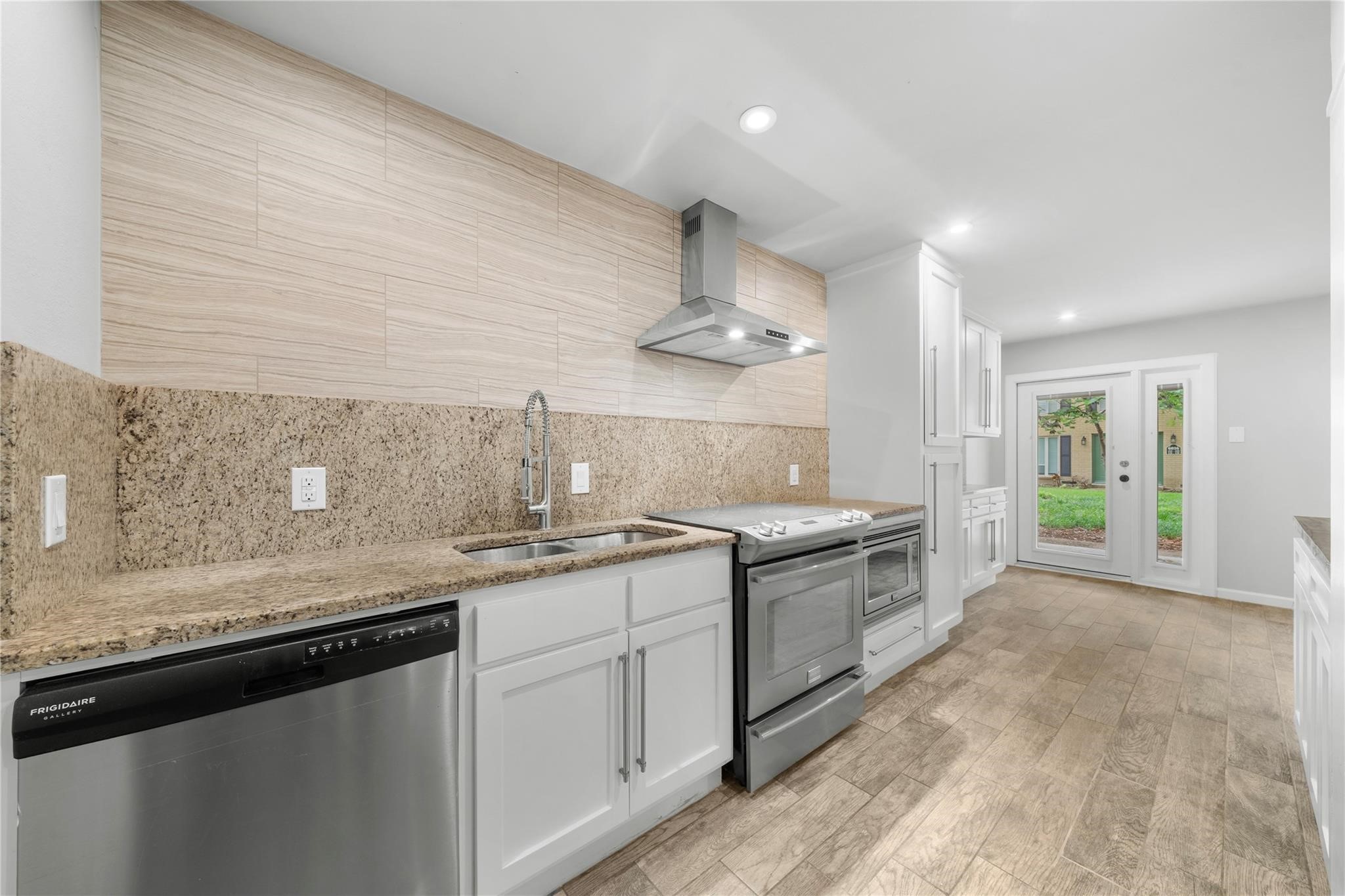 6014 E University Boulevard 137