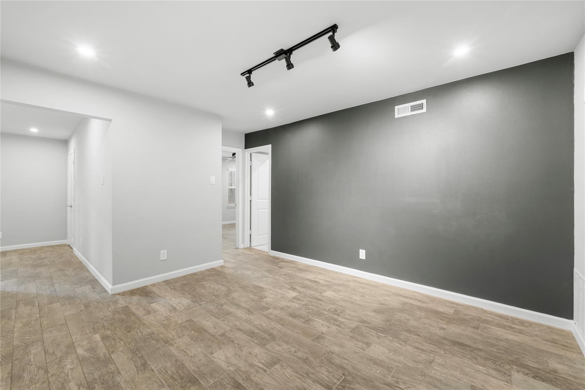 6014 E University Boulevard 137