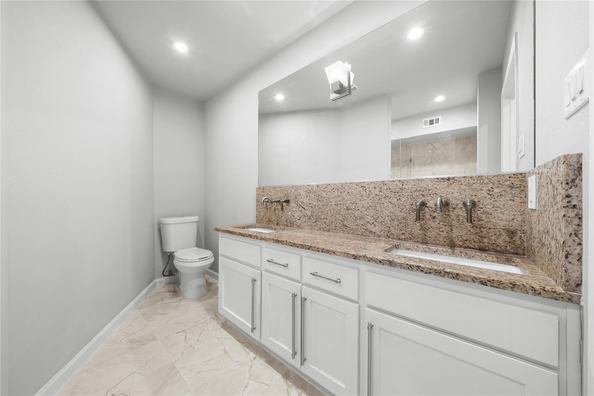 6014 E University Boulevard 137