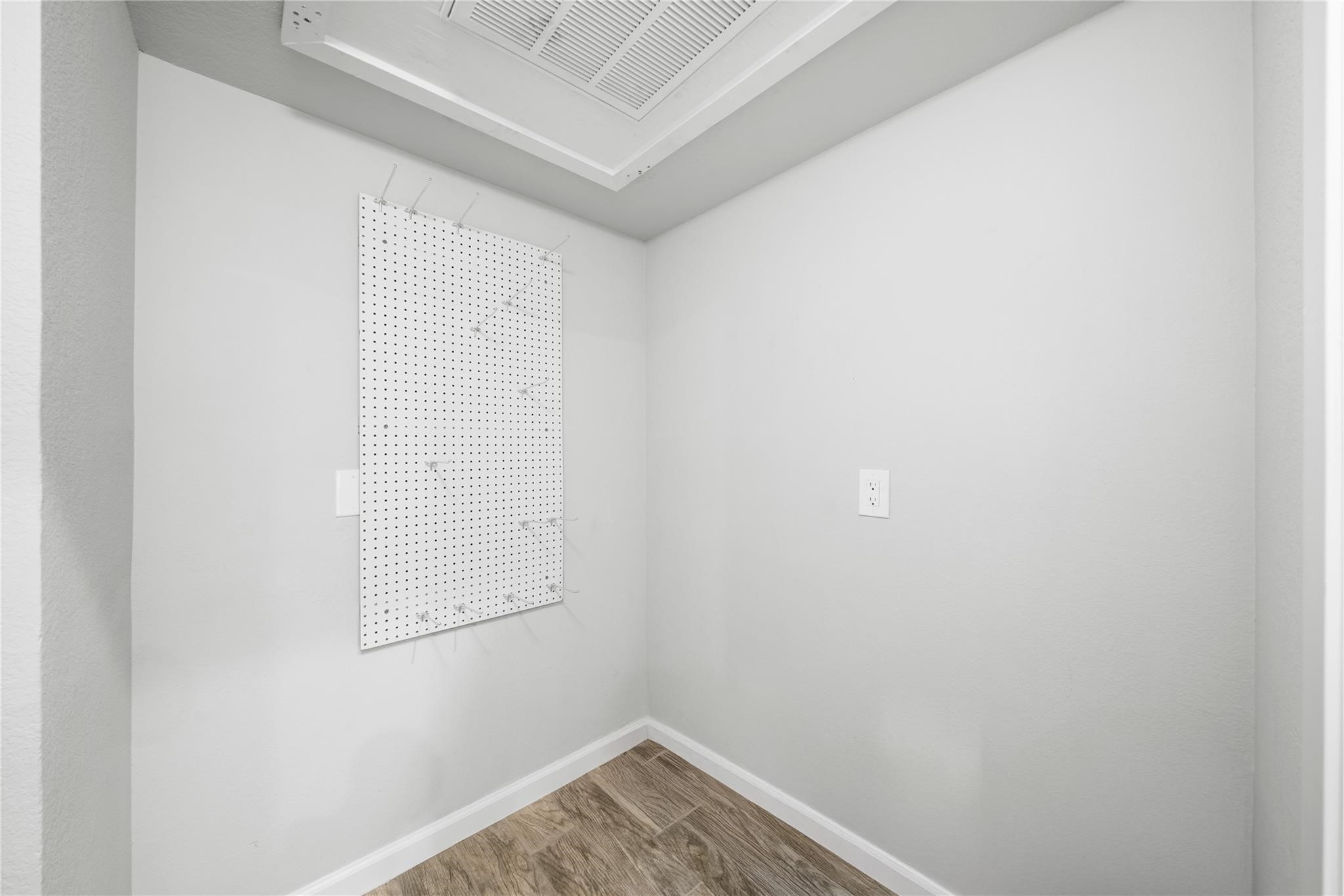 6014 E University Boulevard 137