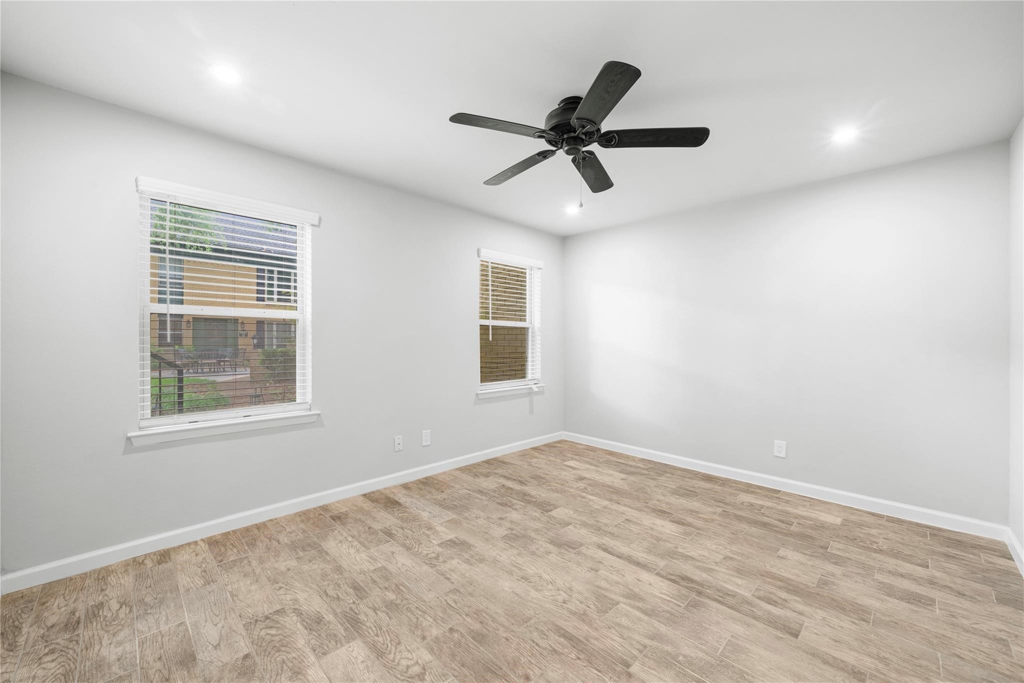 6014 E University Boulevard 137