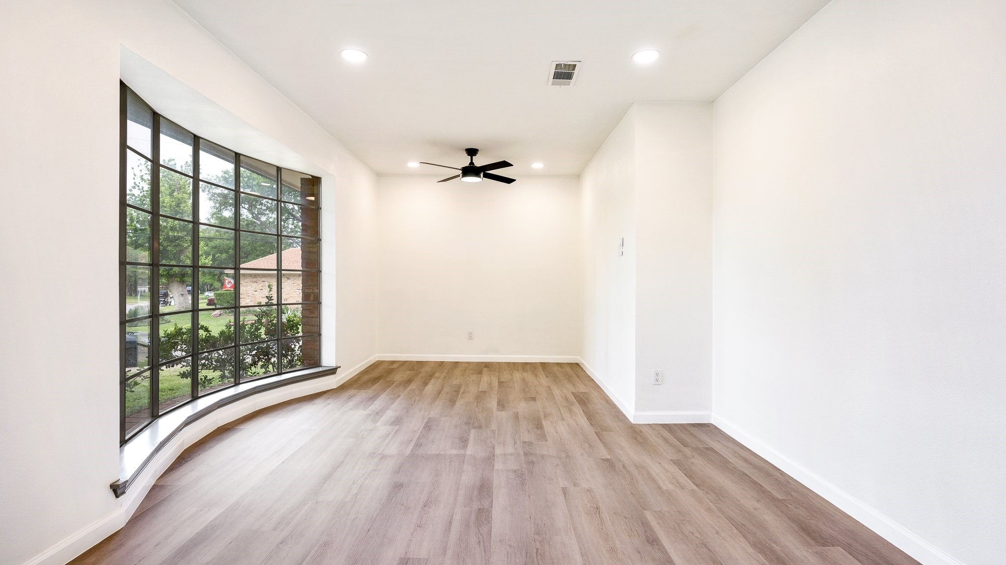 400 Brook Hollow Circle