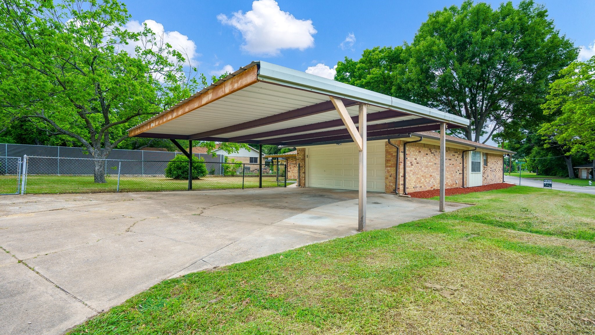 400 Brook Hollow Circle