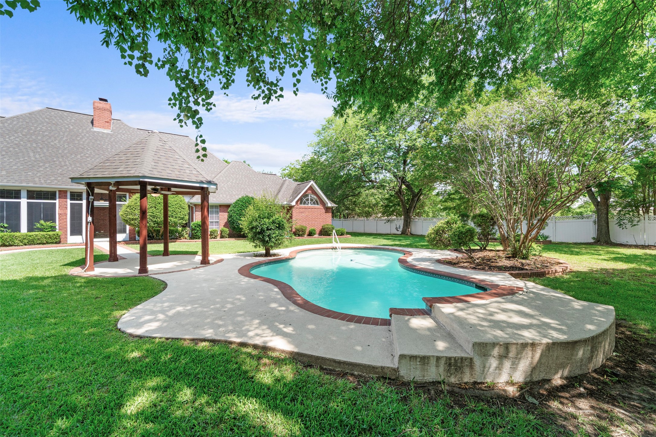 5800 Hunter Trail