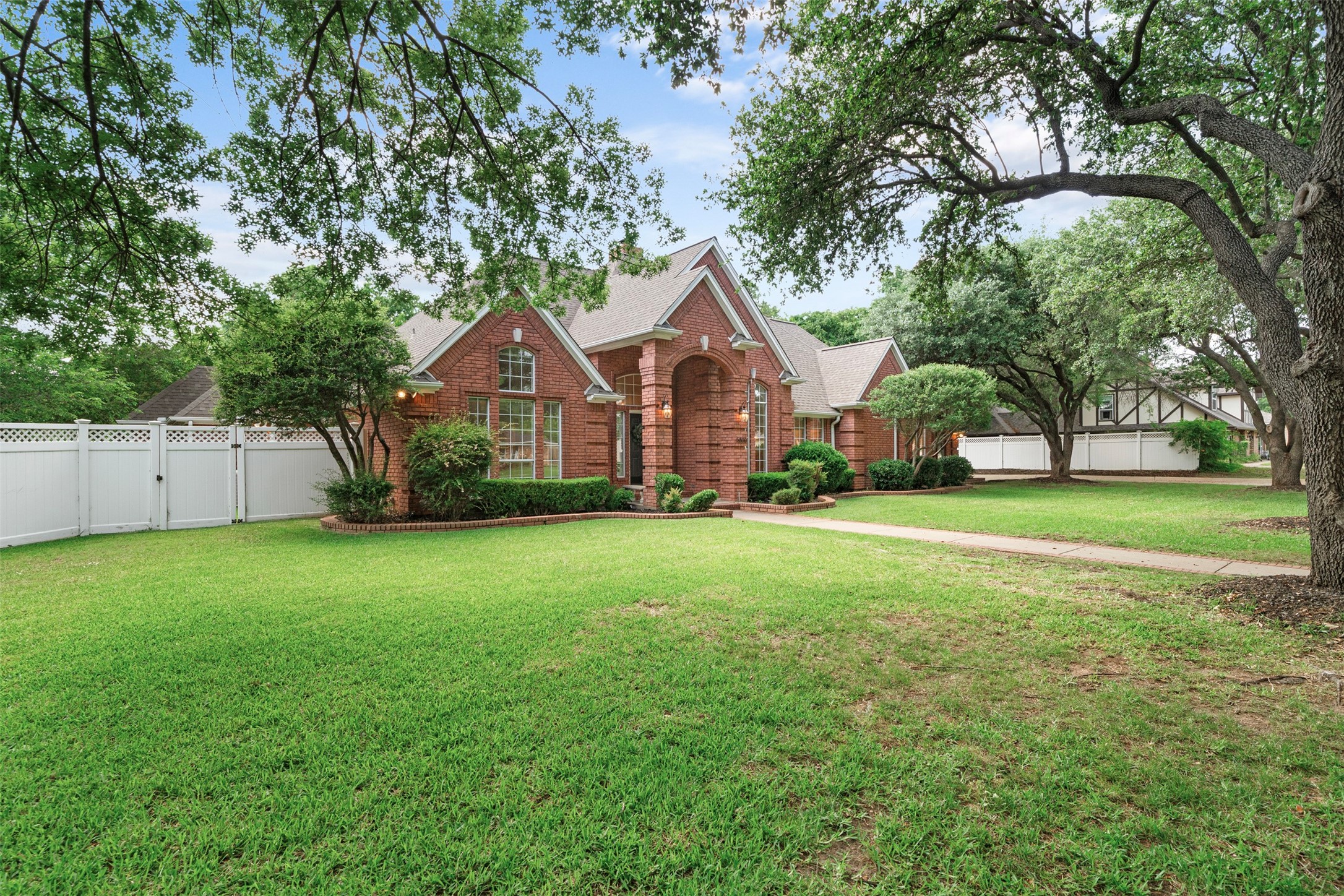 5800 Hunter Trail