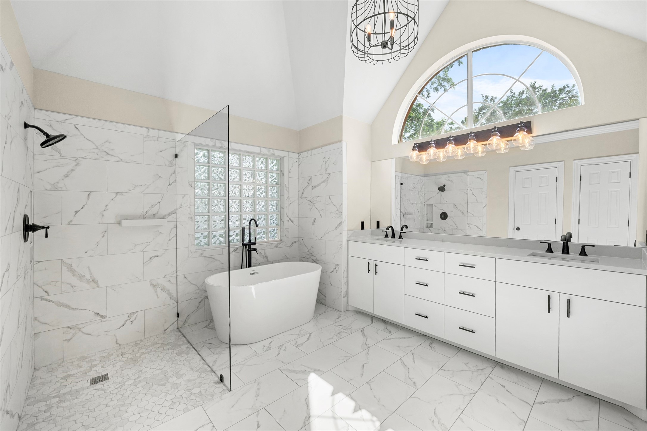 5800 Hunter Trail