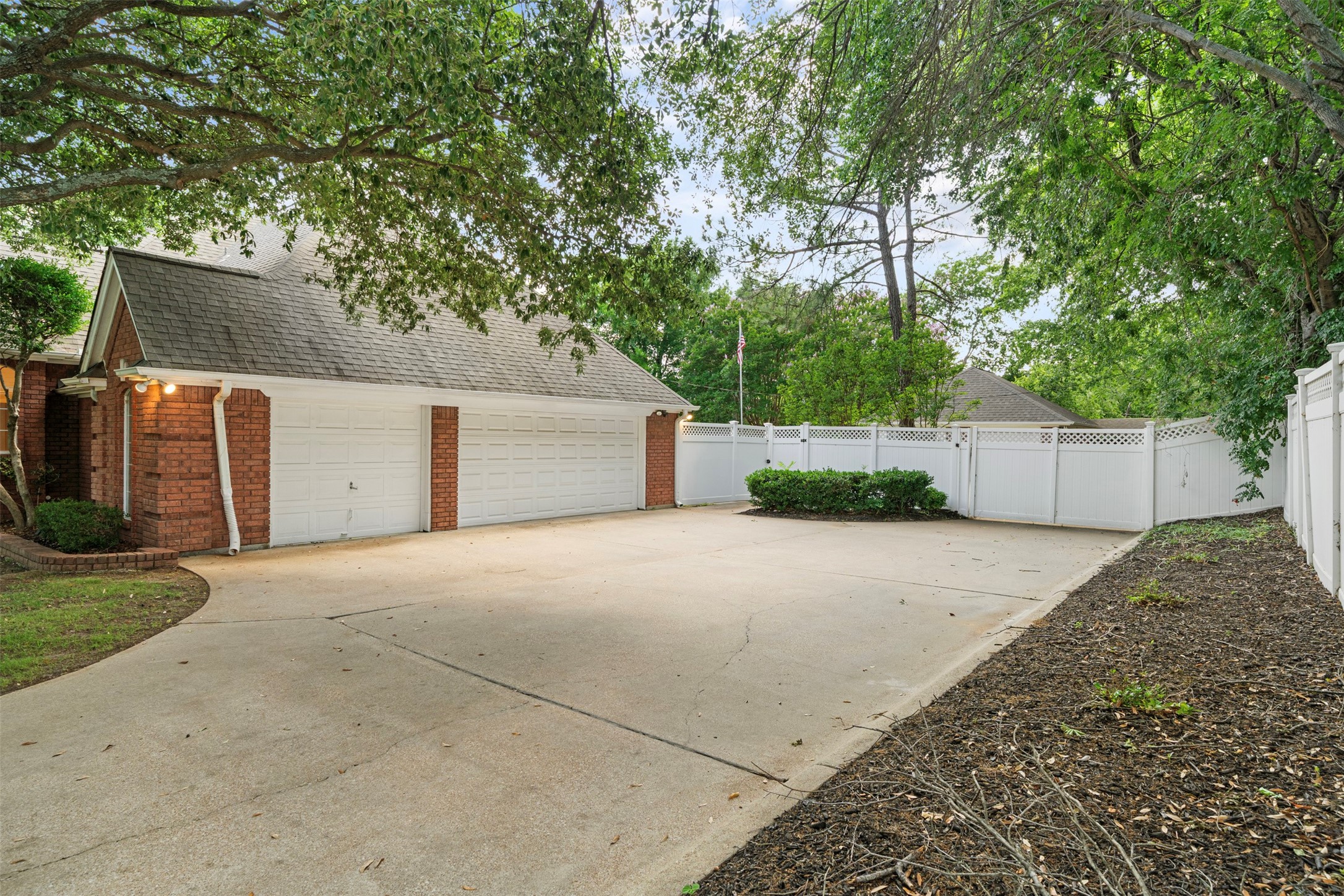 5800 Hunter Trail