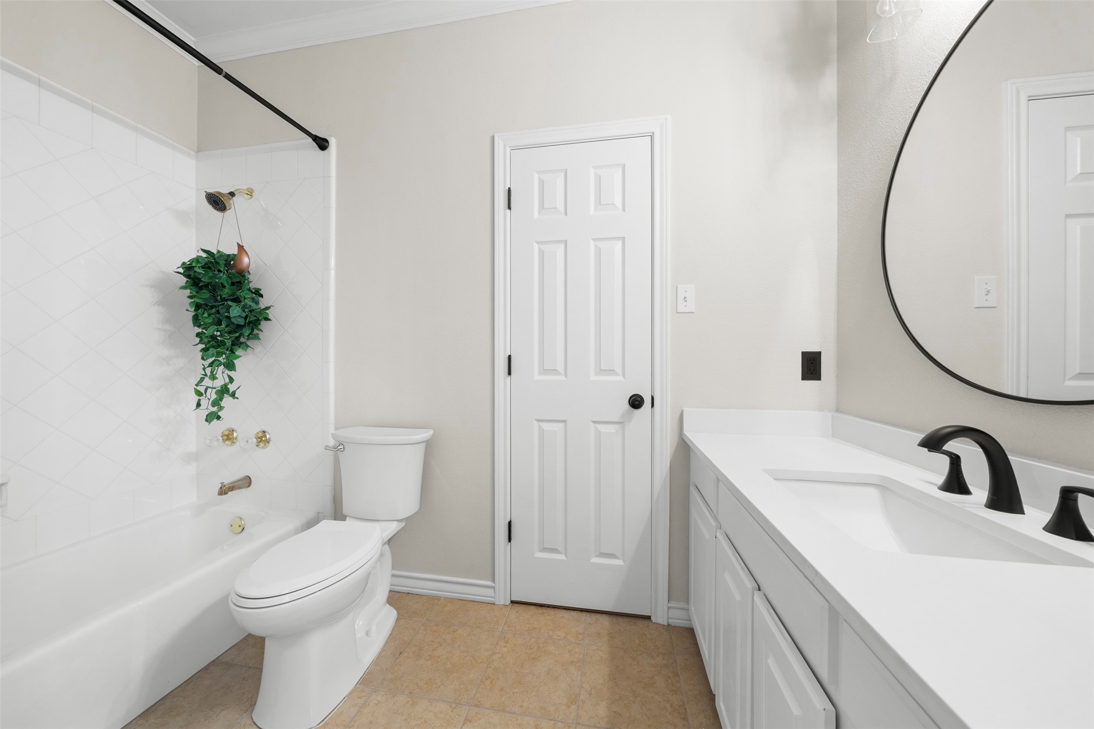 5800 Hunter Trail