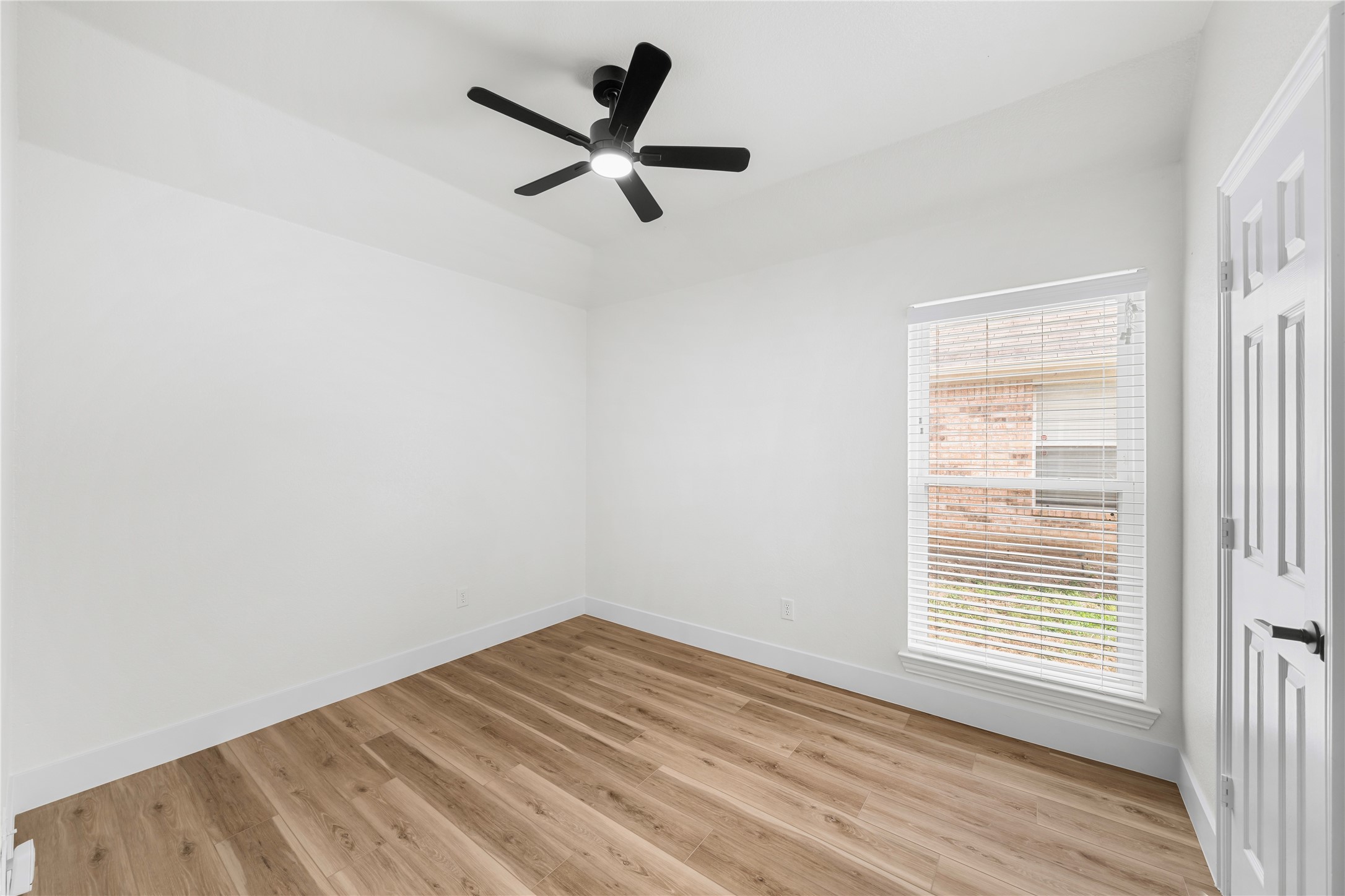 3016 Deer Trail